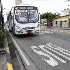  Por disposición de las autoridades, las tarifas del transporte urbano bajaron desde hoy los diez centavos en que se había incrementado.  