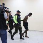  El sospechoso tenía la sustancia en un pequeño bolso.  