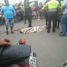 El cuerpo del hombre presentaba heridas de bala en su cabeza y abdomen. 