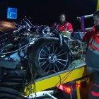  El auto del chico quedó destruido. 