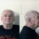  El hombre, conocido como Viejo Ray, tiene 82 años. 