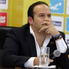  Referencial. Francisco Egas separó a Juan Martín Ampuero por supuestamente llevar bebidas alcohólicas al piso 17. 