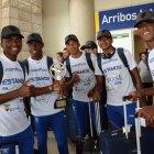  El gran ausente de la delegación tricolor fue el técnico Javier Rodríguez, quien estaba regresando en bus desde Lima, cumpliendo una cábala por clasificar a su cuarto Mundial. 