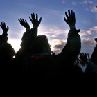  Según el Foro Permanente de Cuestiones Indígenas de la ONU, aunque los pueblos indígenas constituyen menos del 6 % de la población mundial, hablan más de 4.000 lenguas.  