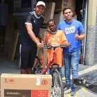  Le amobló la casa al pequeño Andrew, el niño que iba a clases cuando había paro. 