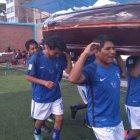  La típica vuelta olímpica, pero esta vez con un ataúd en lugar de una copa. 