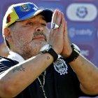  El exfutbolista Diego Armando Maradona es actualmente entrenador en el equipo argentino Gimnasia de La Plata. 