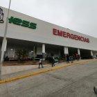  El uniformado permanece en el Hospital IESS de los Ceibos, en Guayaquil. 