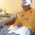  La recién parida en pleno examen. 