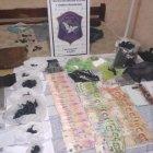  El ecuatoriano vivía en un hotel ubicado en la localidad de Constitución, donde se halló dinero y droga. 