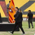  Se rumora que el déficit de Barcelona bordea los 40 millones de dólares. 