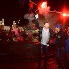  Hinchas celebrando el título con caravana por las calles de la ciudad. 