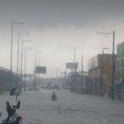  Alrededor de las 17:00 empezó a llover y en poco tiempo se inundaron varios sectores de la urbe.  