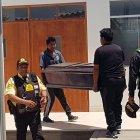  El Loco del Martillo, Álex Maquera, le quitó la vida a la esmeraldeña Carmen Olmedo y a un reo que ella visitaba. Un misterio el porqué lo hizo. Familia suplica ayuda para traer cadáver. 