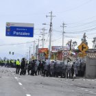  “Responsabilizamos de estos hechos al Gobierno nacional”, reza un trino de la Confederación indígena que colgó una fotografía que correspondería a una persona herida en la rodilla en los choques.  