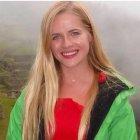  Alexandria era miembro de la fraternidad Alpha Kappa Psi y presidenta del club de golf.  