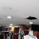  Por el tumbado hicieron un hueco por el cual habrían ingresado los delincuentes. 