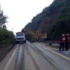  En la zona se realizaron trabajos luego de que se produjera un gran deslizamiento de tierra por las lluvias. 