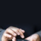  Las personas que realicen llamadas de alertas falsas son sancionadas con prisión de 15 a 30 días, según el Código Integral Penal.   