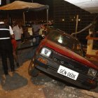  En el Cerro Santa Ana un vehículo perdió los frenos y se estrelló contra una vivienda dejando a 3 personas heridas. 