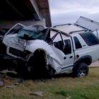  La camioneta quedó destrozada, con el hombre muerto. 