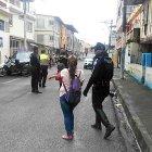  Su hijo trató de alimentarse de sus senos, a pesar del estado de descomposición en que se encontraba.  