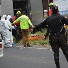  Al sitio acudieron peritos de la Unidad de Muertes Violentas de la Dinased, Criminalística, Fiscalía, Policía de Baños y Pelileo y Cuerpo de Bomberos. 