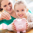  Con un lenguaje adecuado y juegos, los niños pueden entender los beneficios de ahorrar dinero 