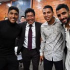  El alcalde de Quito, Jorge Yunda, recibió a los jugadores y se tomó fotografías con el ansiado trofeo. 