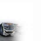  Un bus similar a este habría provocado el percance en la avenida Miguel Alcívar. Los habitantes dicen que los accidentes son casi a diario en esa zona. 