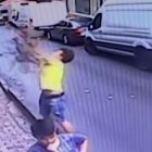  La niña, de dos años, cayó desde la ventana de un edificio. 