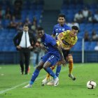  El lateral azul, Ronaldo Johnson (i), salió expulsado al término del primer tiempo. 