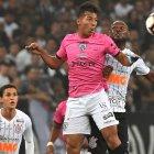  Franco (centro) en la celebración en Brasil, cuando le ganaron a Corinthians. 