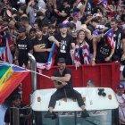  Célebres cantantes boricuas han expresado su satisfacción tras la dimisión del polémico funcionario. 