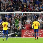  Al arquero Alexander Domínguez se lo responsabilizó en el gol que le dio la victoria a Estados Unidos. 