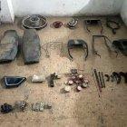  Además de las armas, se les pudo encontrar partes de motos. 