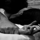  Mientras la mujer dormía en su habitación, ingresó su vecino para abusar sexualmente de ella, pero no se dejó. 