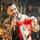  Uribe comenzó en el mundo del espectáculo cuando participó en  reality ‘A Otro Nivel’, en donde logró ocupar el segundo lugar en la final de una de sus temporadas. 