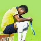  Luis Estupiñán, en su inolvidable imagen después de vencer a Italia y quedarse con el tercer lugar en el Mundial sub20. 