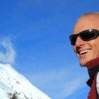  Karl Egloff, ecuatoriano de ascendencia suiza, logró este récord en su segundo intento en esta montaña. 