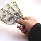  En el informe técnico del FMI se establece que dentro del plan de políticas del Gobierno, constaría “reducir la rigidez del mercado laboral y mejorar la competitividad”. 