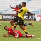  El Nacional se dio un festival de goles ante Fuerza Amarilla en Machala. 