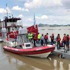  El cadáver Jorge Bucaram fue localizado en las inmediaciones de la comunidad La Esperanza, en la zona de la isla Mondragón, cerca del mediodía de este domingo 18 de marzo por el personal de rescate de el Cuerpo de Bomberos de Guayaquil. 