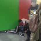  Miembros de la Policía acudieron en ayuda de la víctima. 