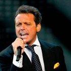  La vida del artista suele ser muy hermética y no es común verlo realizando esa clase de actividades, mucho menos solo. 