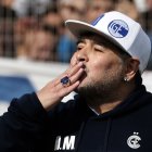  Diego Maradona fue presentado oficialmente en el estadio Juan Carmello Zerillo. 