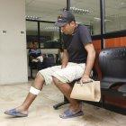  El perjudicado mostró que en su pierna derecha, alrededor de la bala, había hinchazón.  