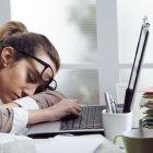  Muchas personas pueden creer que con salir del trabajo ya vas a ‘descansar’, pero Leons explica que es lo contrario. 