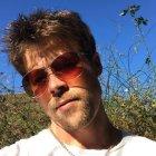  Nathan Meads es el gemelo joven de Brad Pitt 