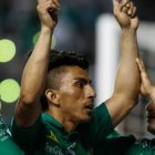  Ángel Mena celebra su gol contra Toluca durante el Torneo Clausura de la Liga MX 